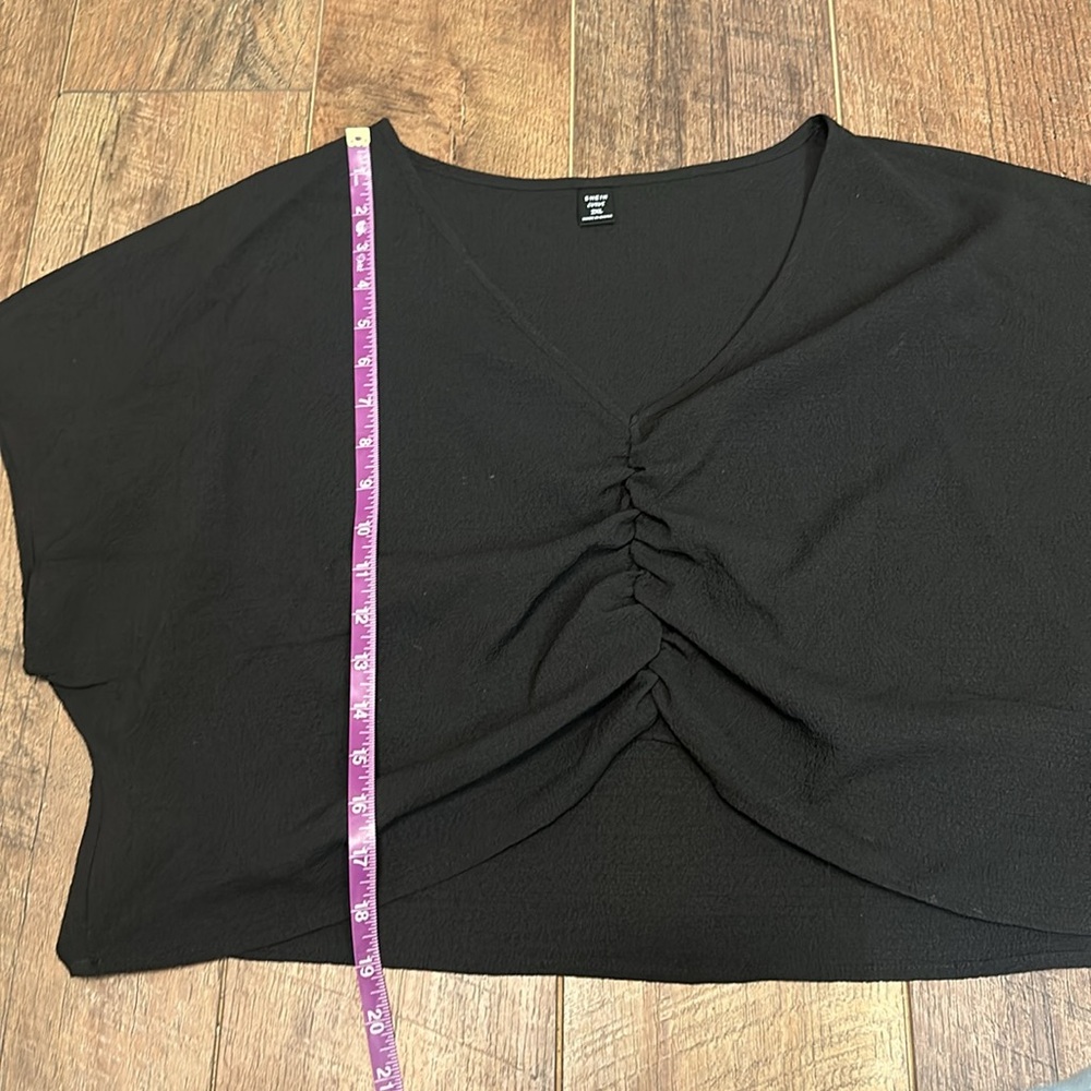 Black Ruched V-Neck Top - Picture 5 of 8